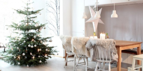 Jak vyzdobit pokoj pro nový rok 2021: fotografie nápadů na prázdninovou výzdobu